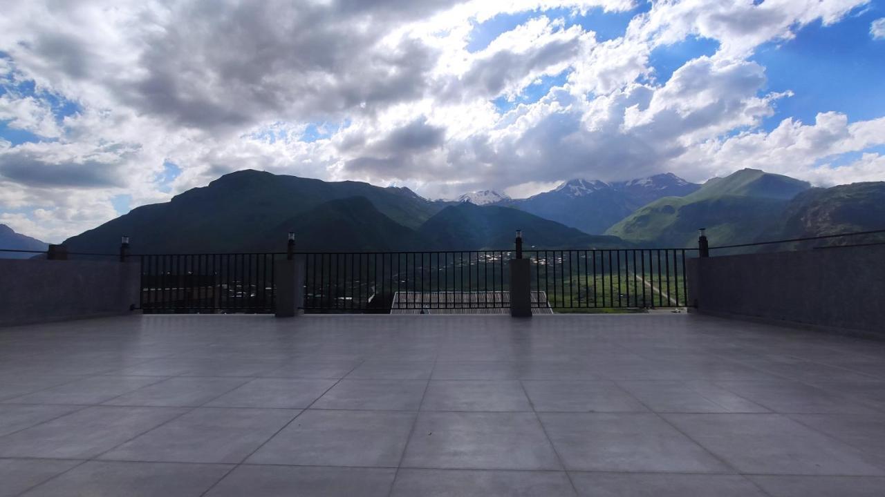 Prime Hotel Kazbegi ภายนอก รูปภาพ